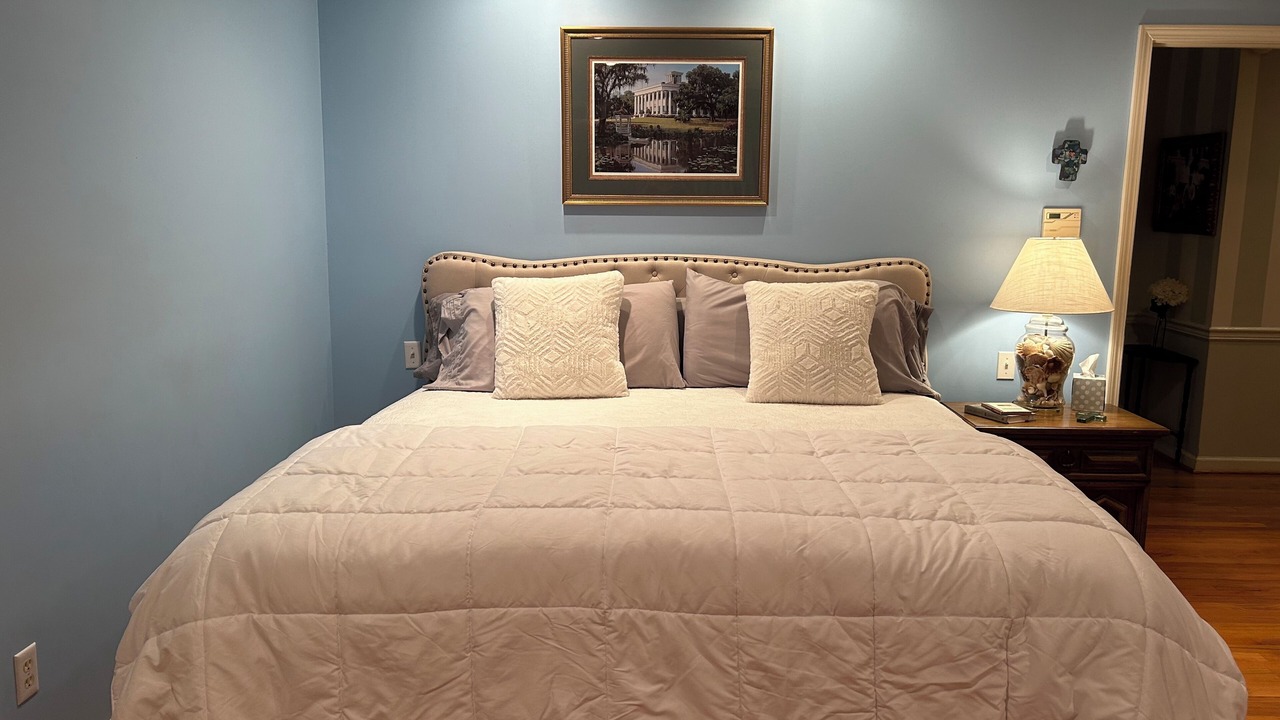 Photo of Bedroom in Northport
