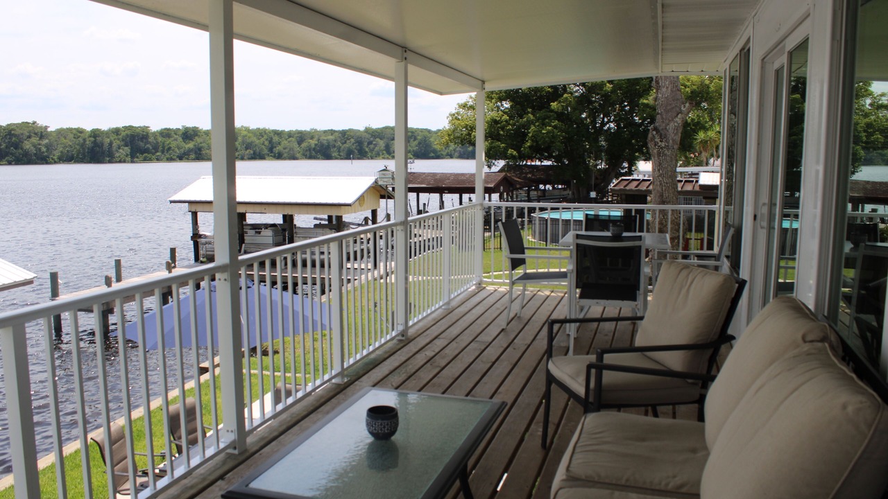 Photo of Patio Balcony in Welaka