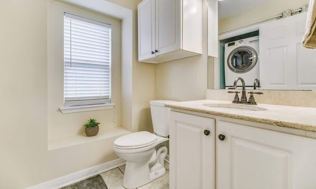 Photo of Bathroom in Innerarity Townhomes