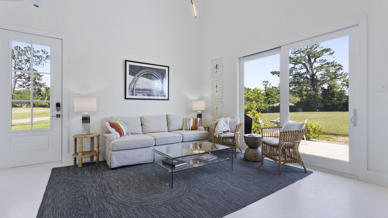 Photo of Livingroom in Gulf Hills