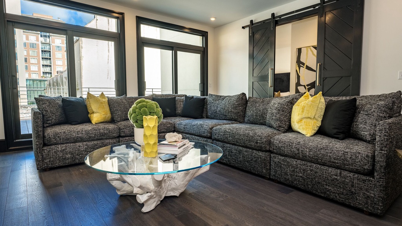 Photo of Livingroom in Central Business District