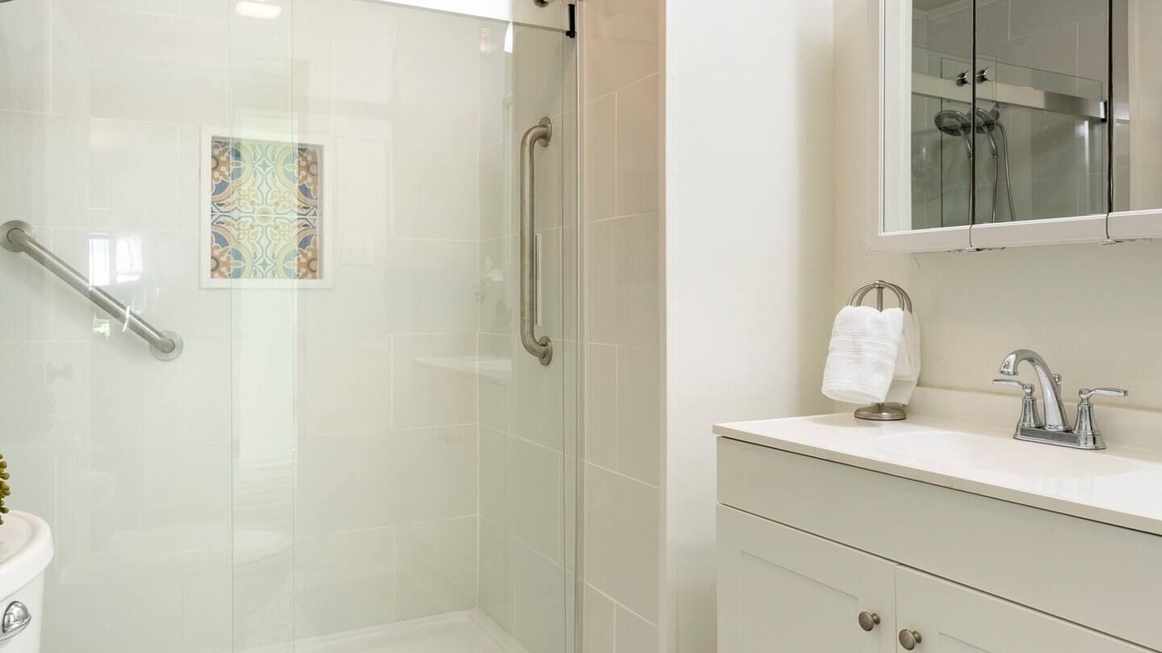 Photo of Bathroom in Stone County