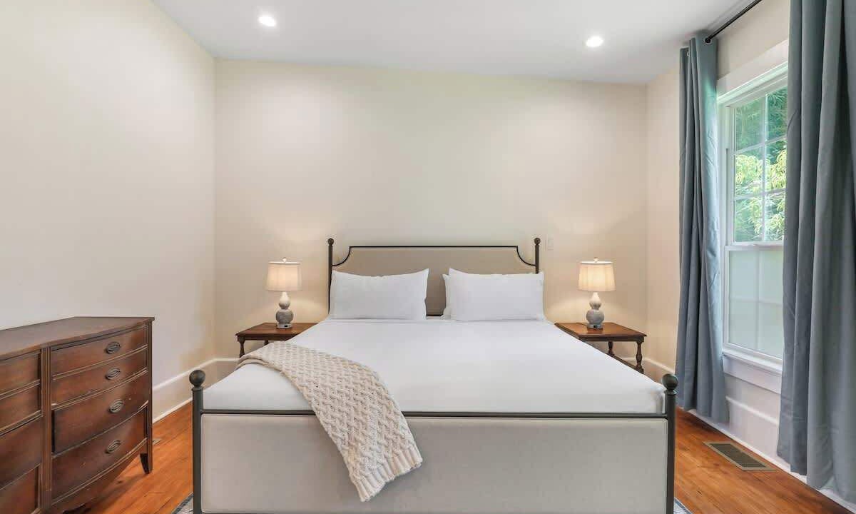 Photo of Bedroom in Touro