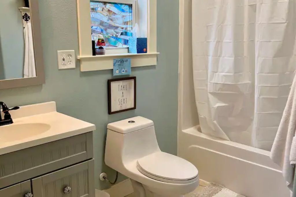 Photo of Bathroom in Axis