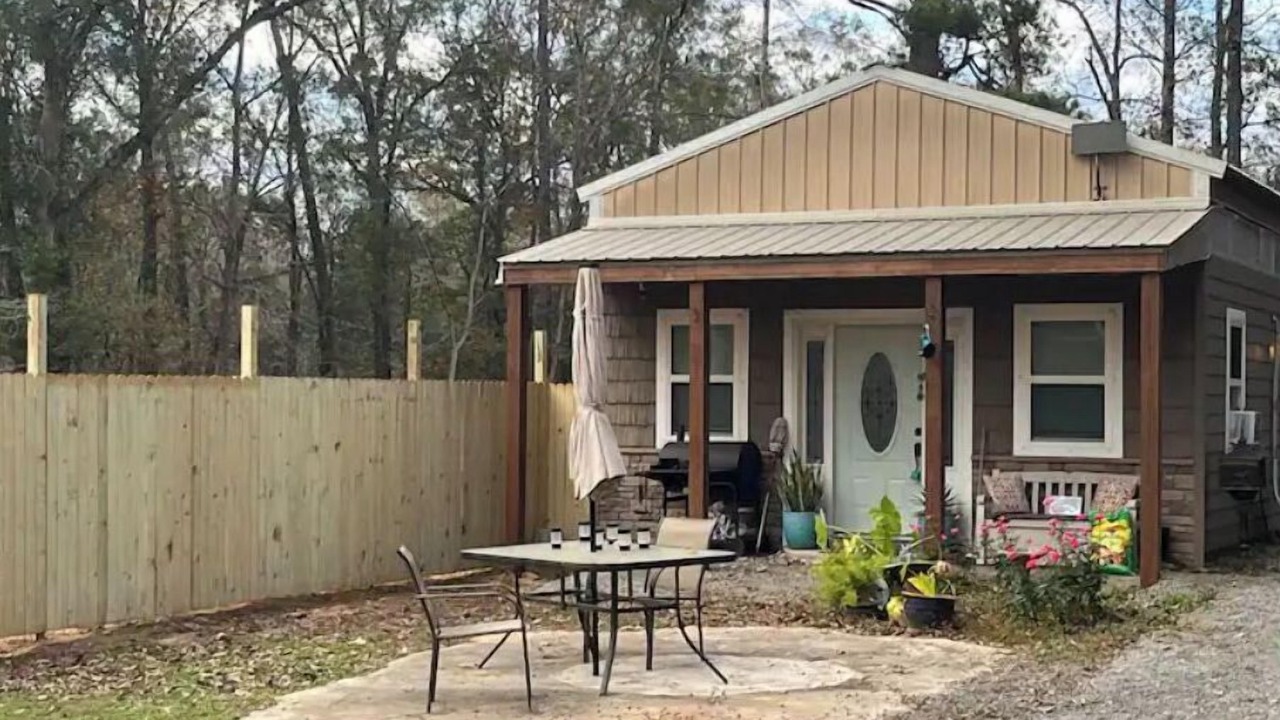 Photo of Outdoor in Axis