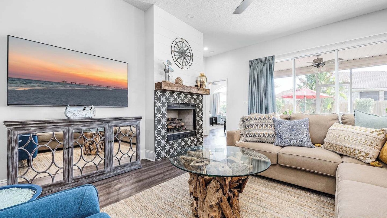 Photo of Others in Avalon Beach Estates