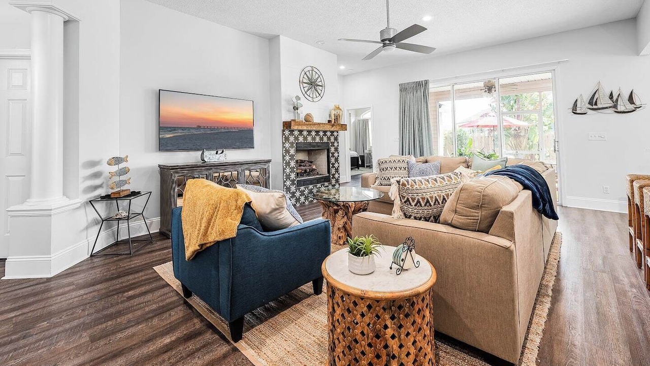 Photo of Others in Avalon Beach Estates