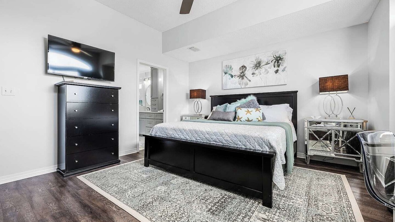 Photo of Others in Avalon Beach Estates