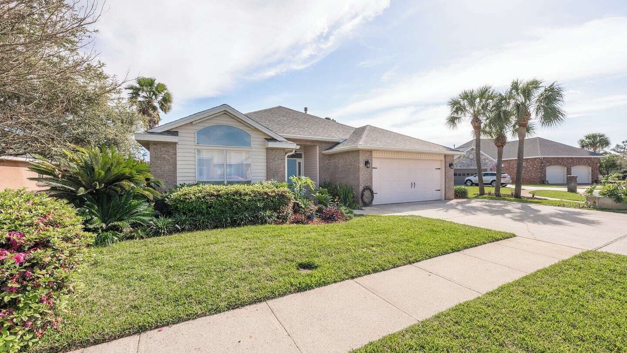 Photo of Others in Avalon Beach Estates
