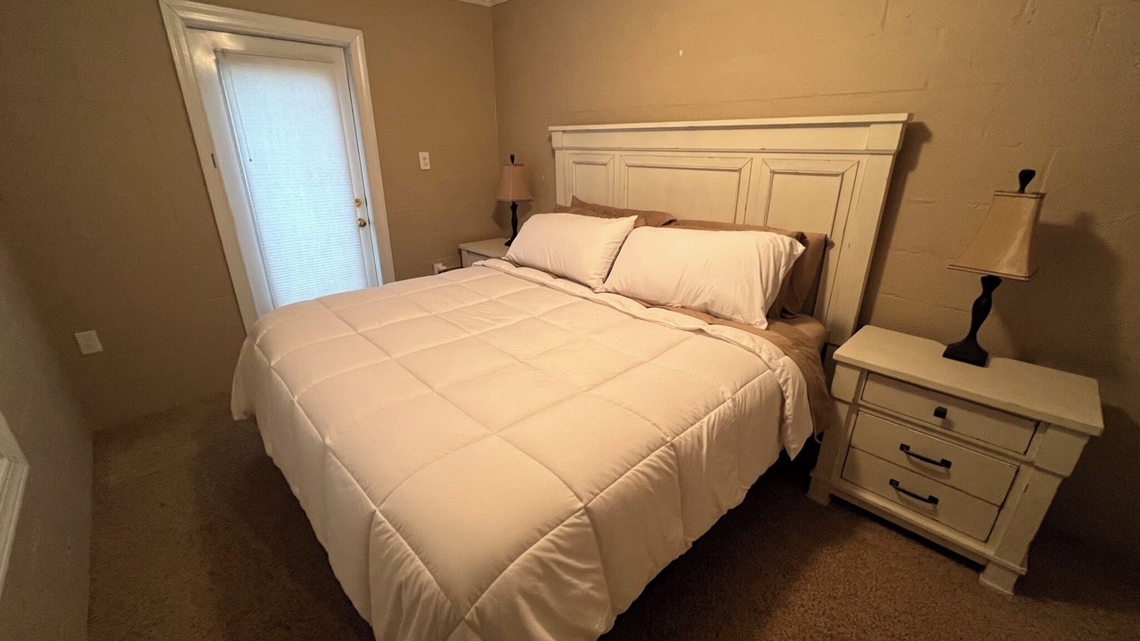 Photo of Bedroom in Cobb