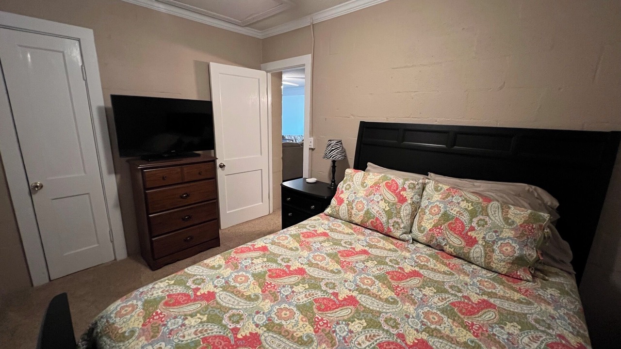 Photo of Bedroom in Cobb