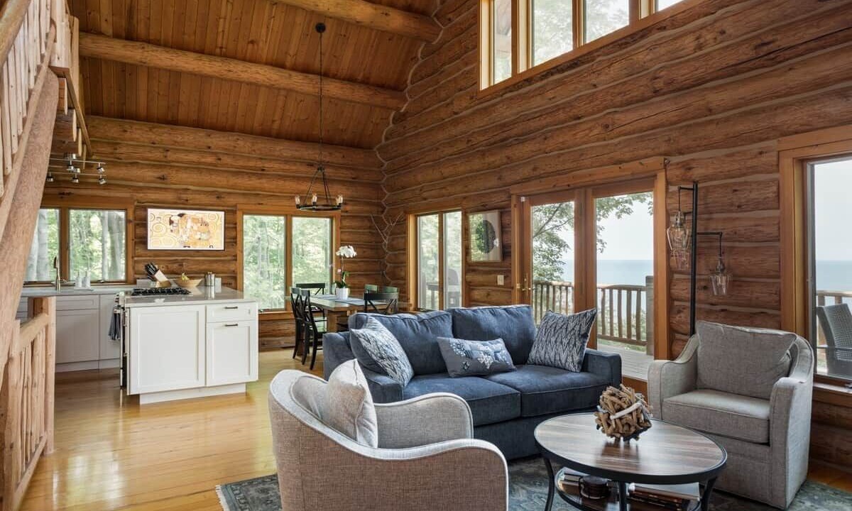 Photo of Livingroom in Lake Leelanau