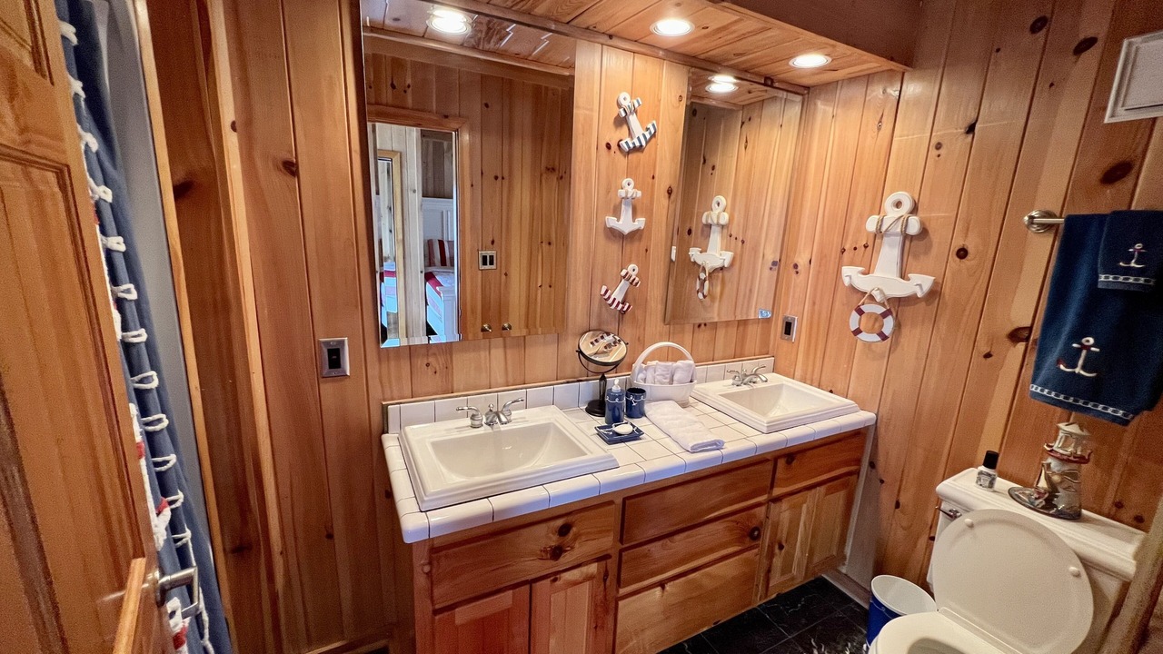Photo of Bathroom in Six Mile
