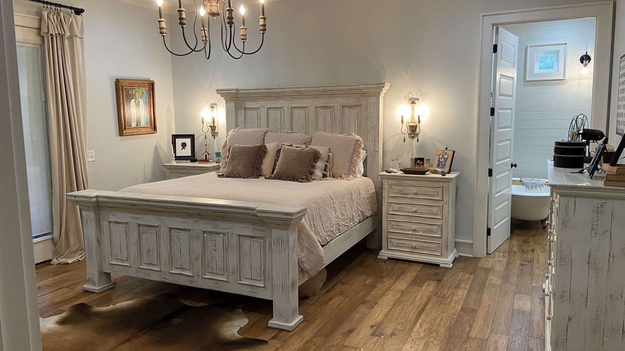 Photo of Bedroom in Northport