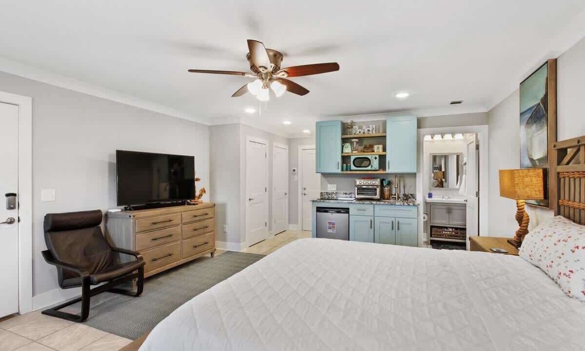Photo of Bedroom in Tybee Island