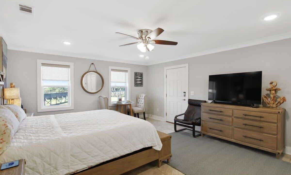 Photo of Bedroom in Tybee Island