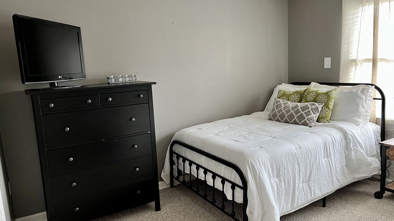 Photo of Bedroom in Groveoak