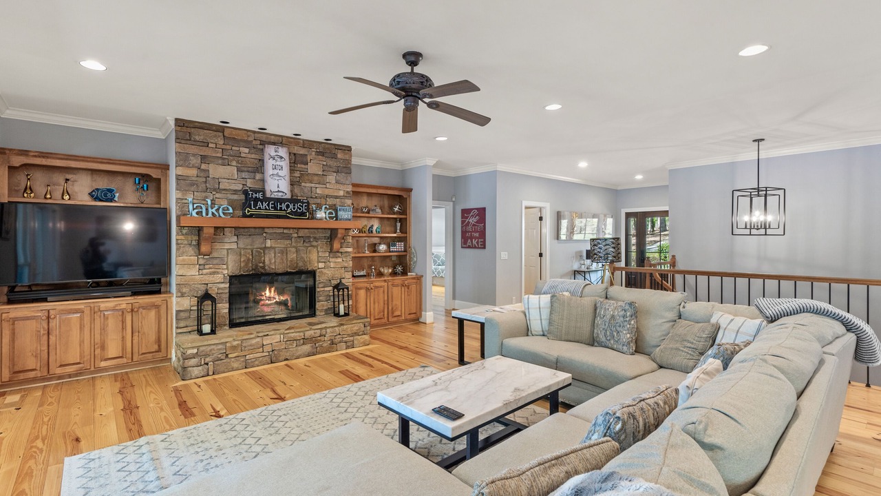 Photo of Livingroom in Eatonton