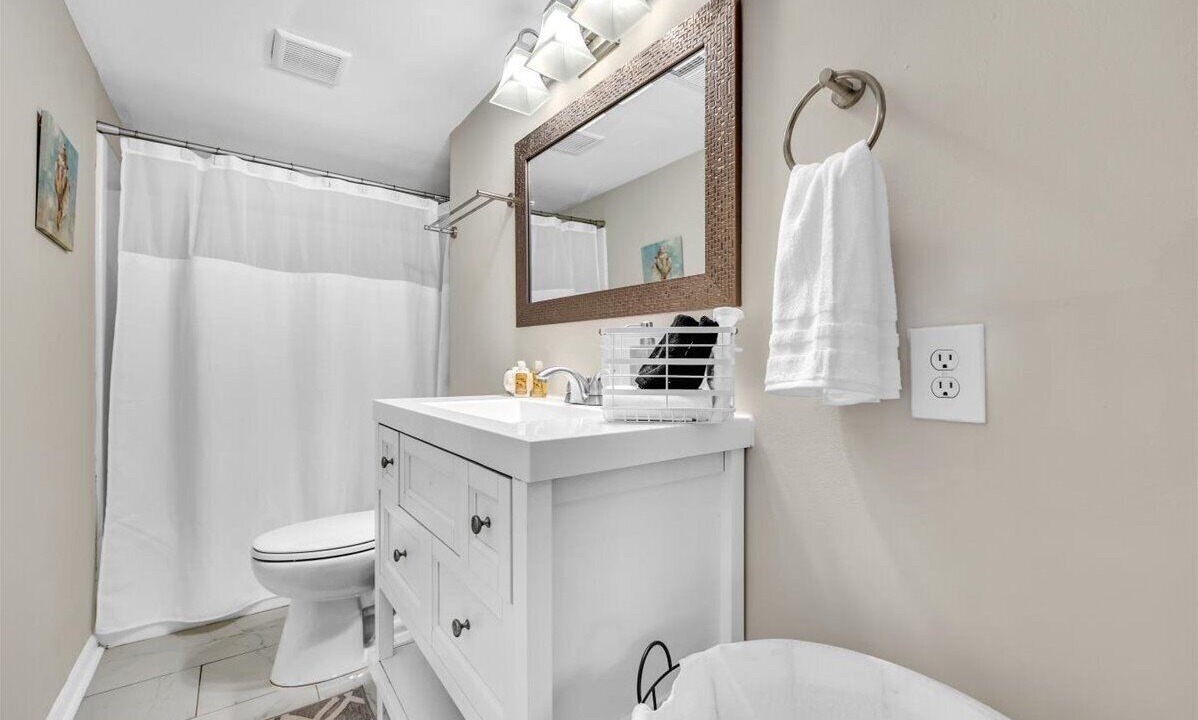 Photo of Bathroom in Stone Mountain