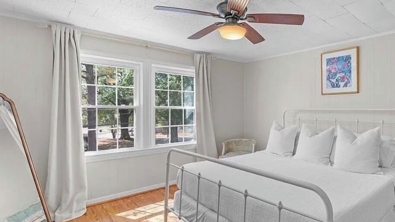Photo of Bedroom in Northport