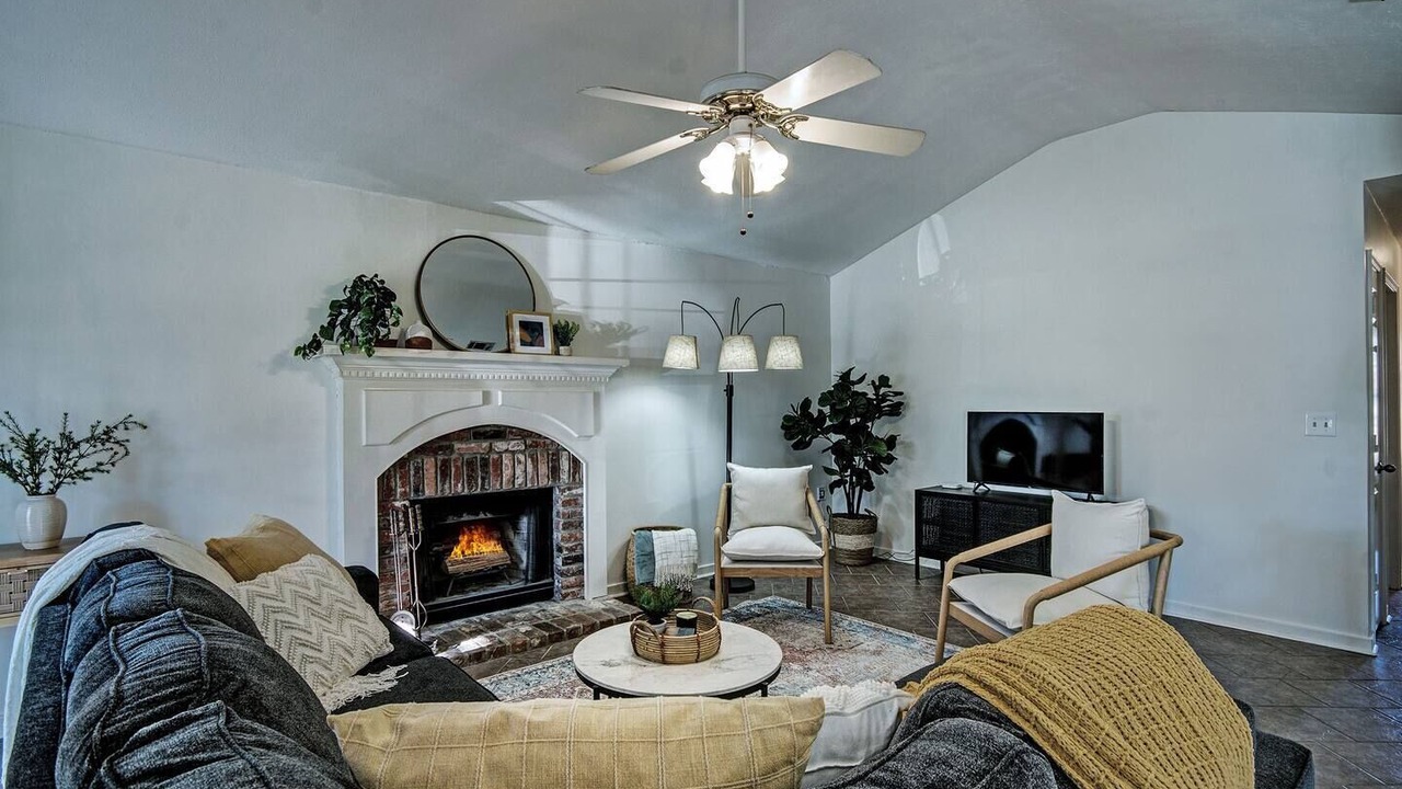Photo of Livingroom in Flowood