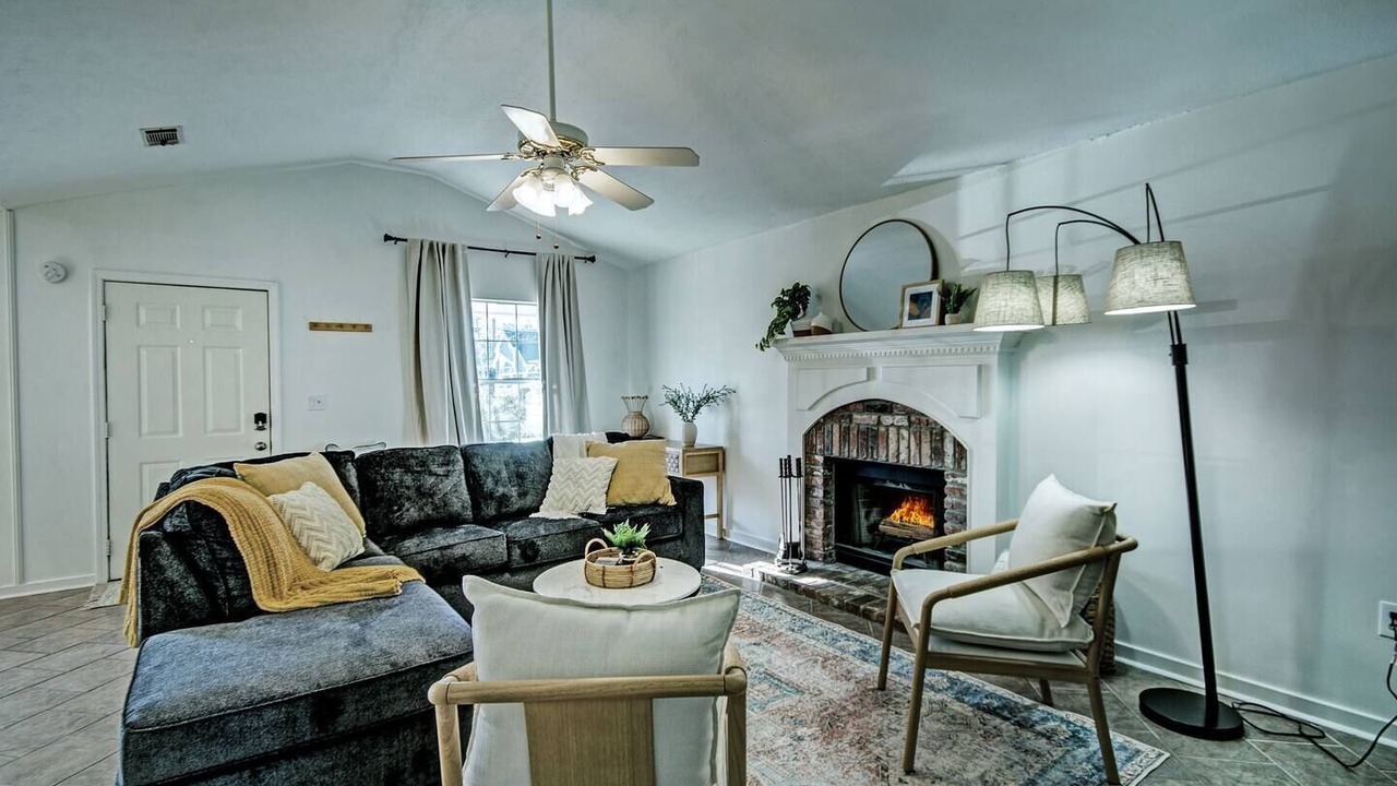 Photo of Livingroom in Flowood