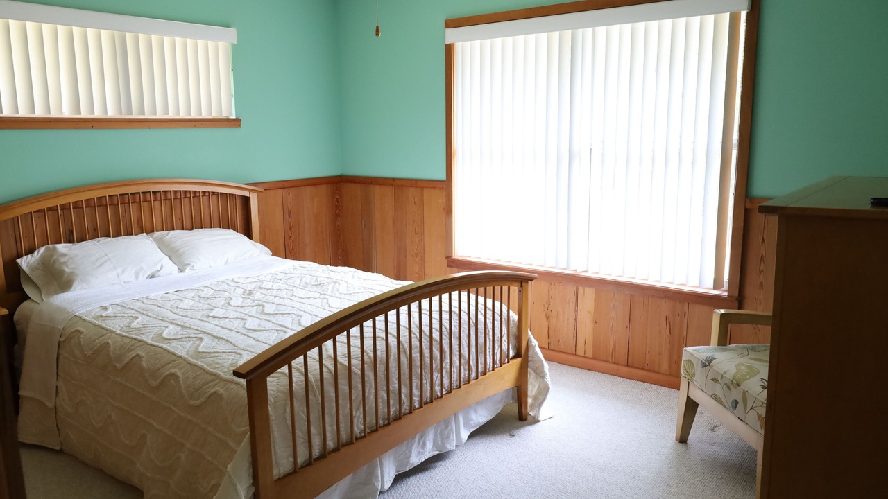 Photo of Bedroom in Interlachen