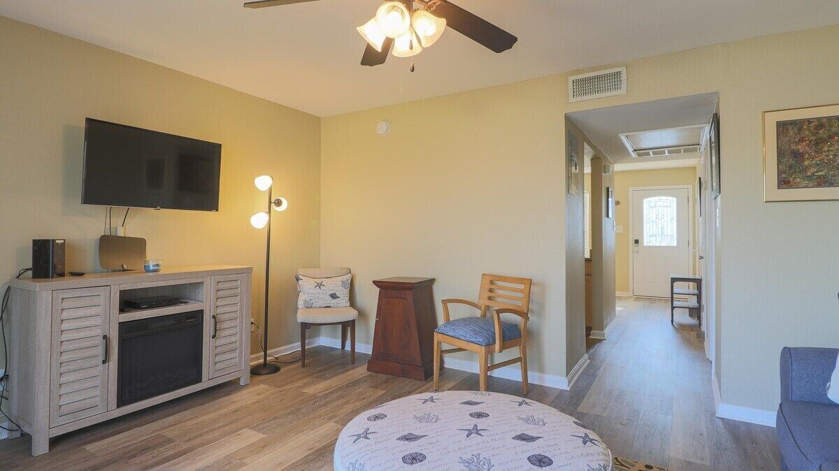 Photo of Livingroom in Gulf Hills