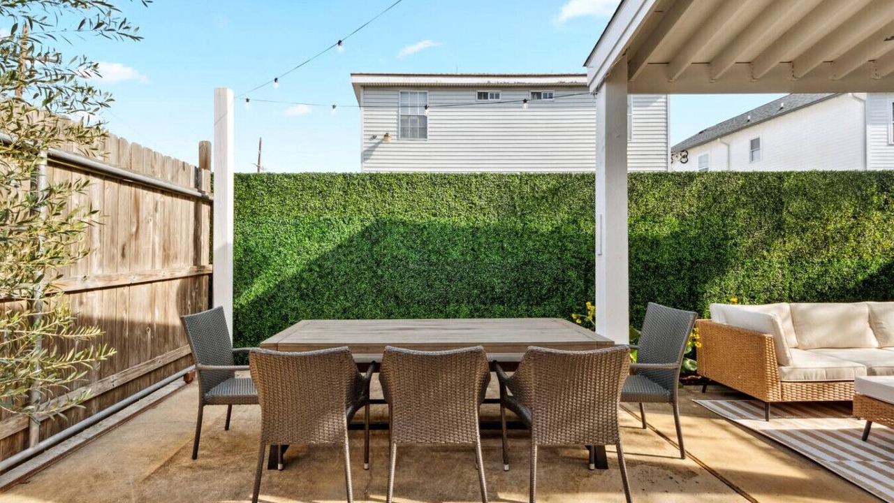 Photo of Outdoor in Freret