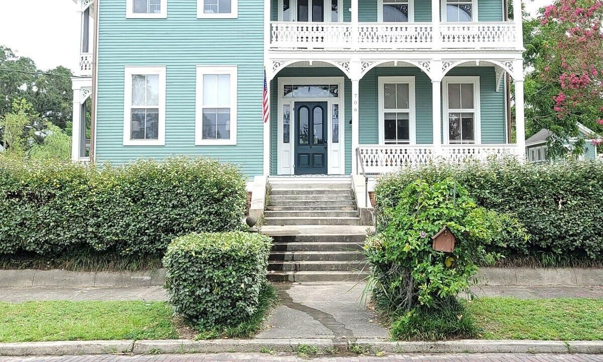 Photo of Others in Old East Hill