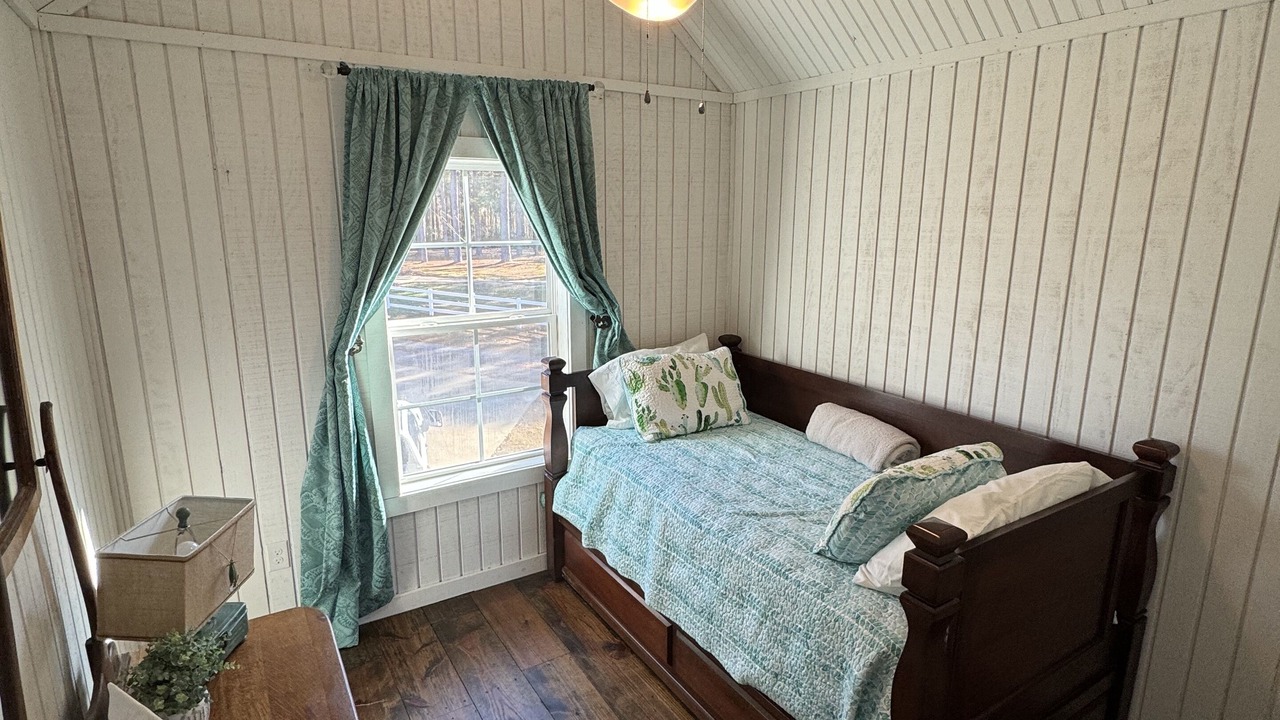 Photo of Bedroom in Homer