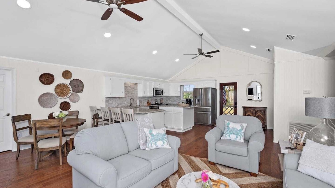 Photo of Bedroom in Alabama Gulf Coast