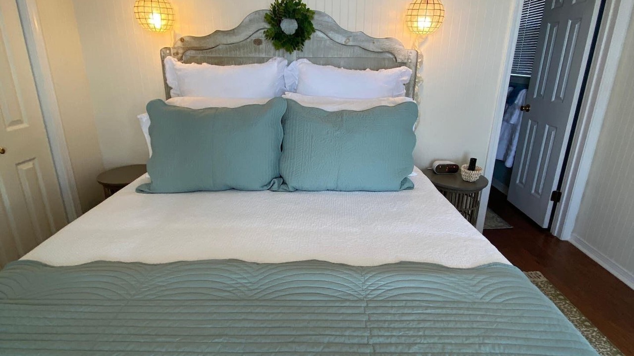 Photo of Bedroom in Alabama Gulf Coast