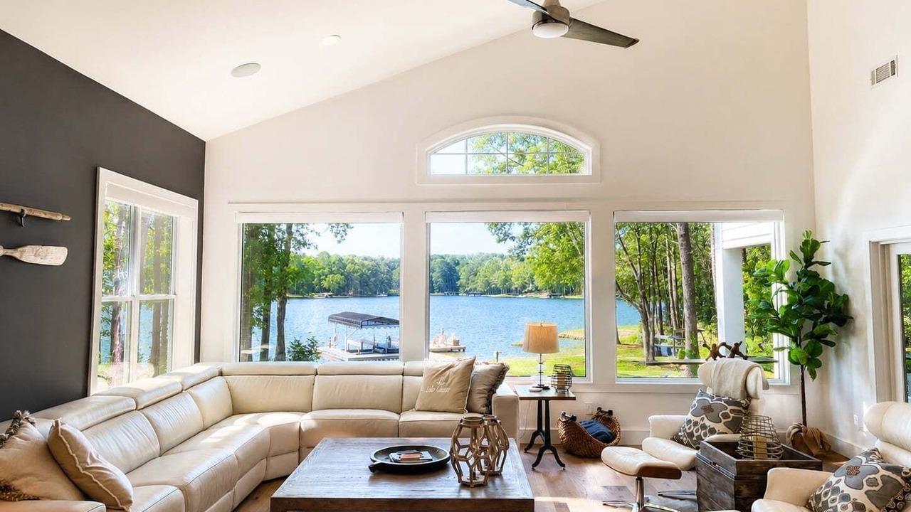 Photo of Livingroom in Misty River