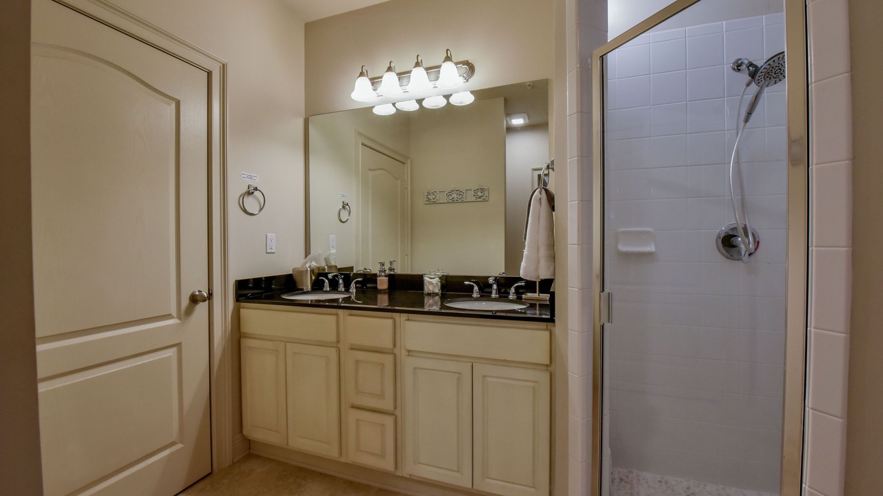 Photo of Bathroom in Tuscaloosa