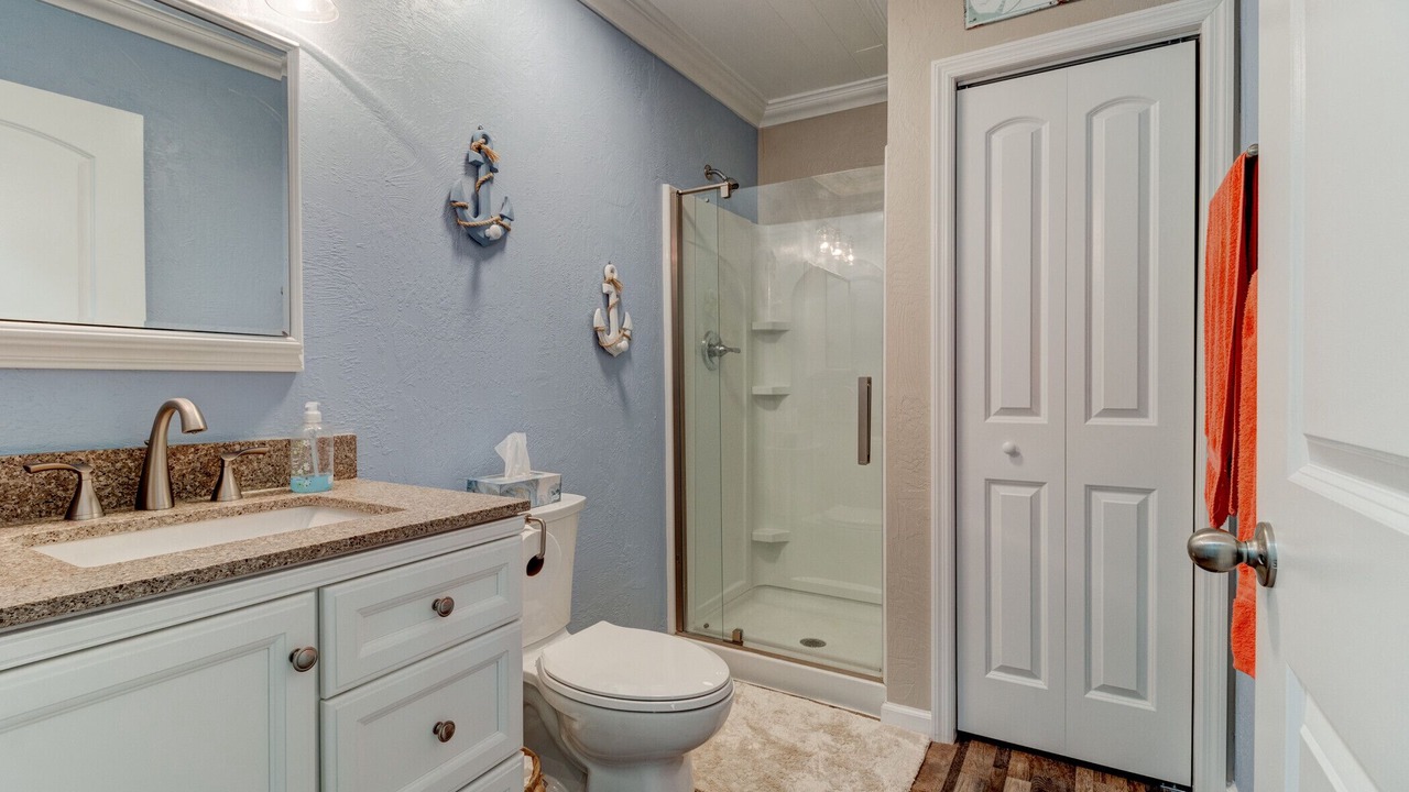 Photo of Bathroom in Sunny Shores