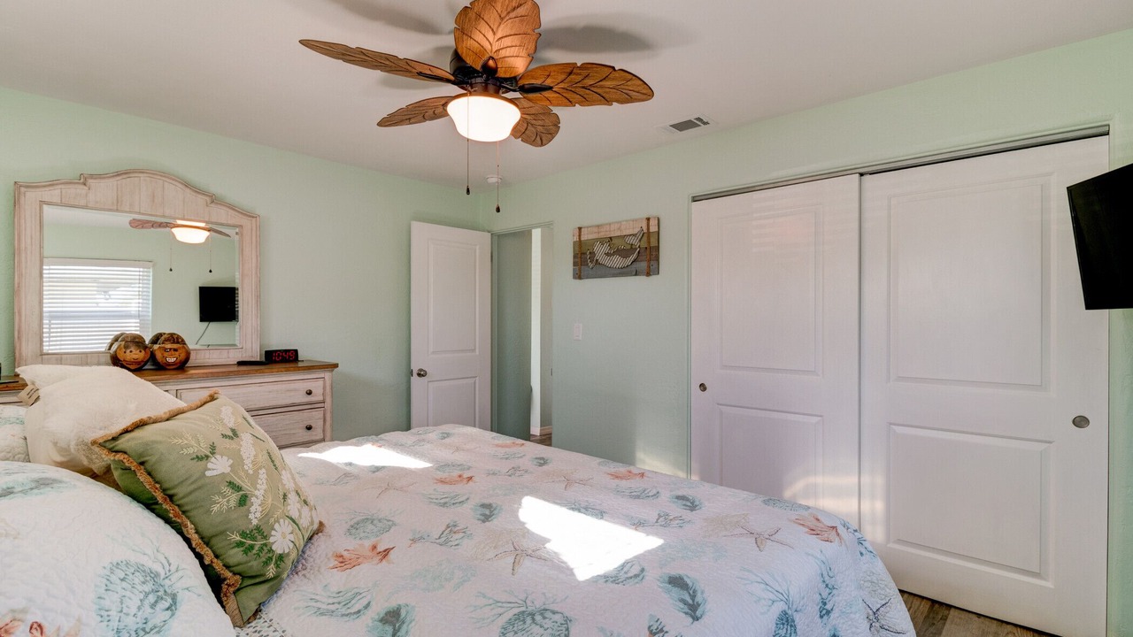 Photo of Bedroom in Sunny Shores