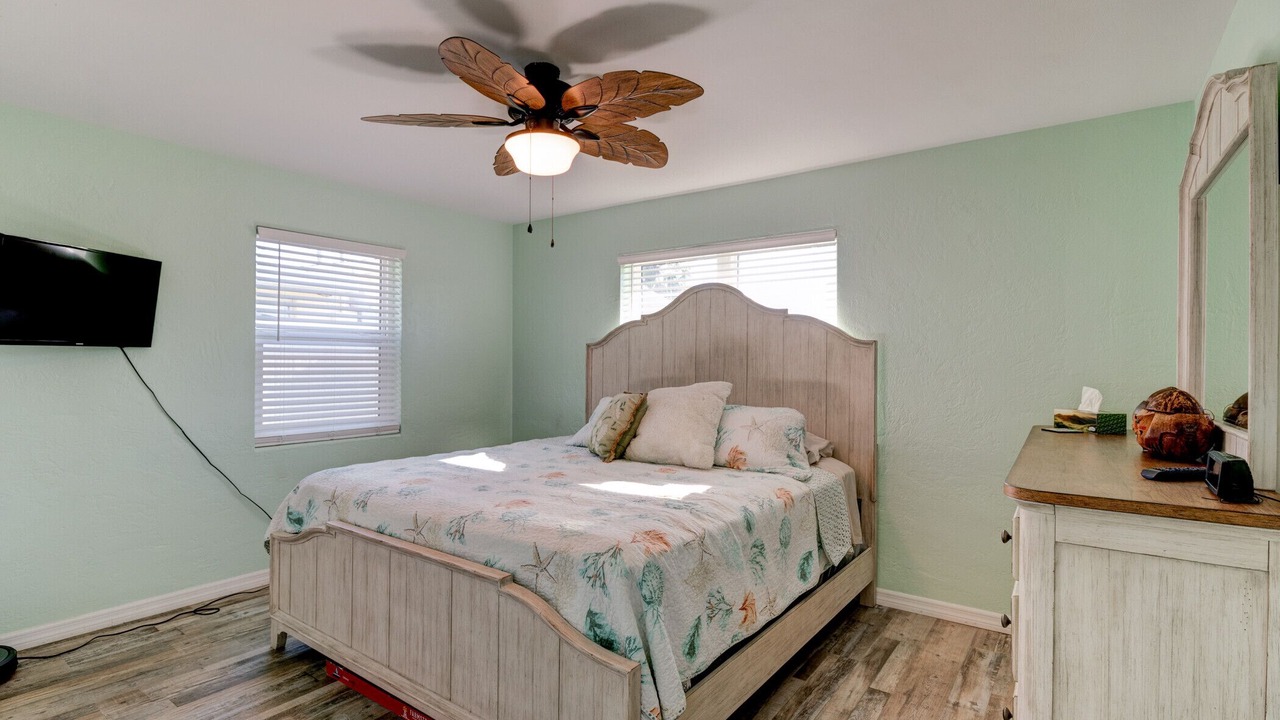 Photo of Bedroom in Sunny Shores
