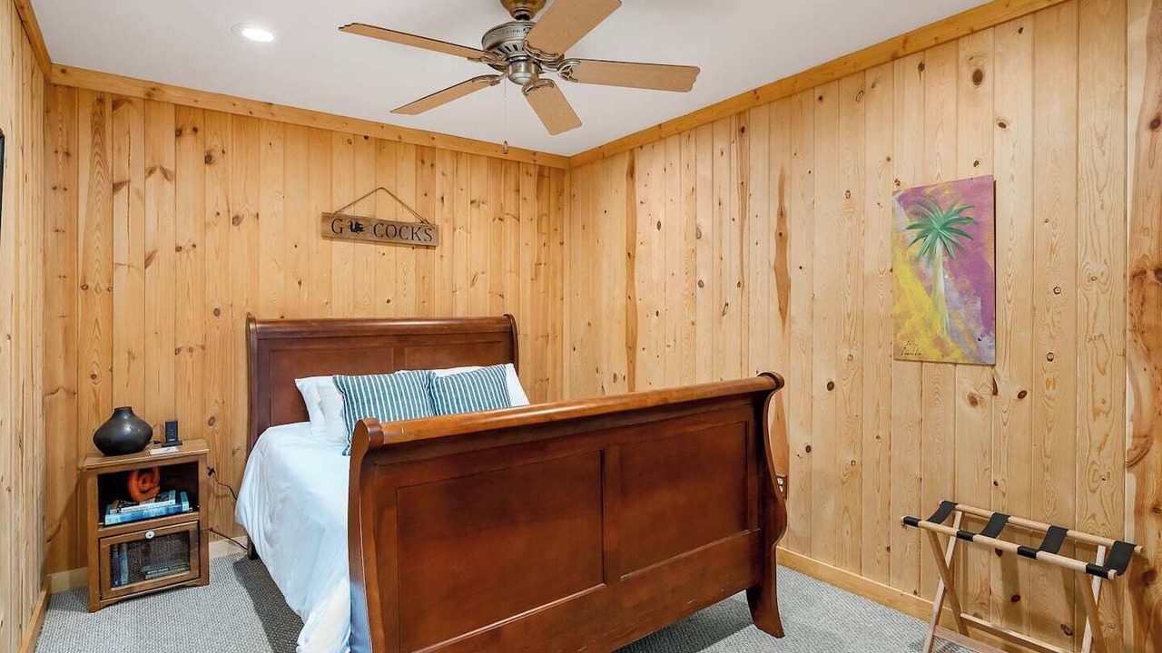 Photo of Bedroom in Six Mile