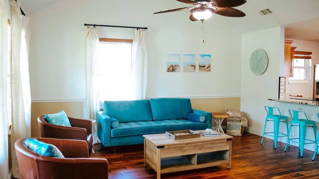 Photo of Livingroom in Henderson Point