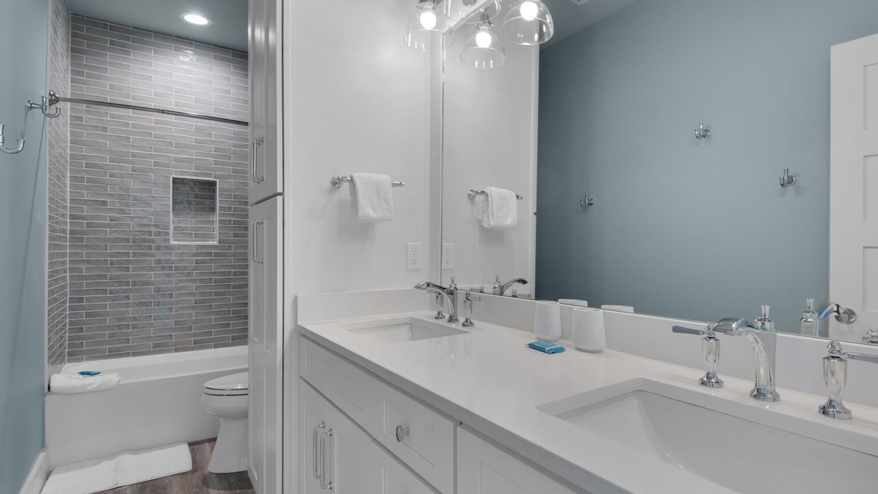 Photo of Bathroom in Tang-O-Mar
