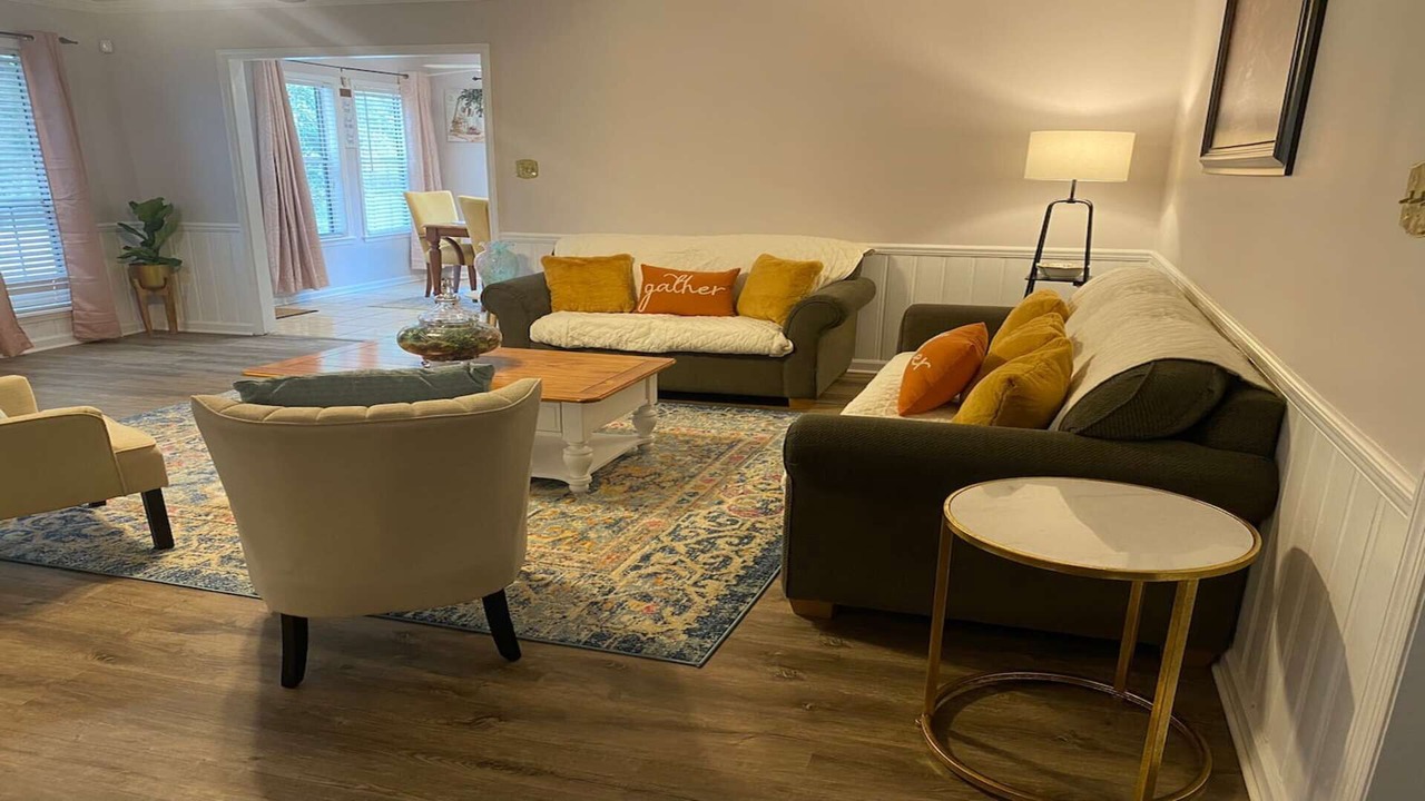 Photo of Livingroom in Valdosta