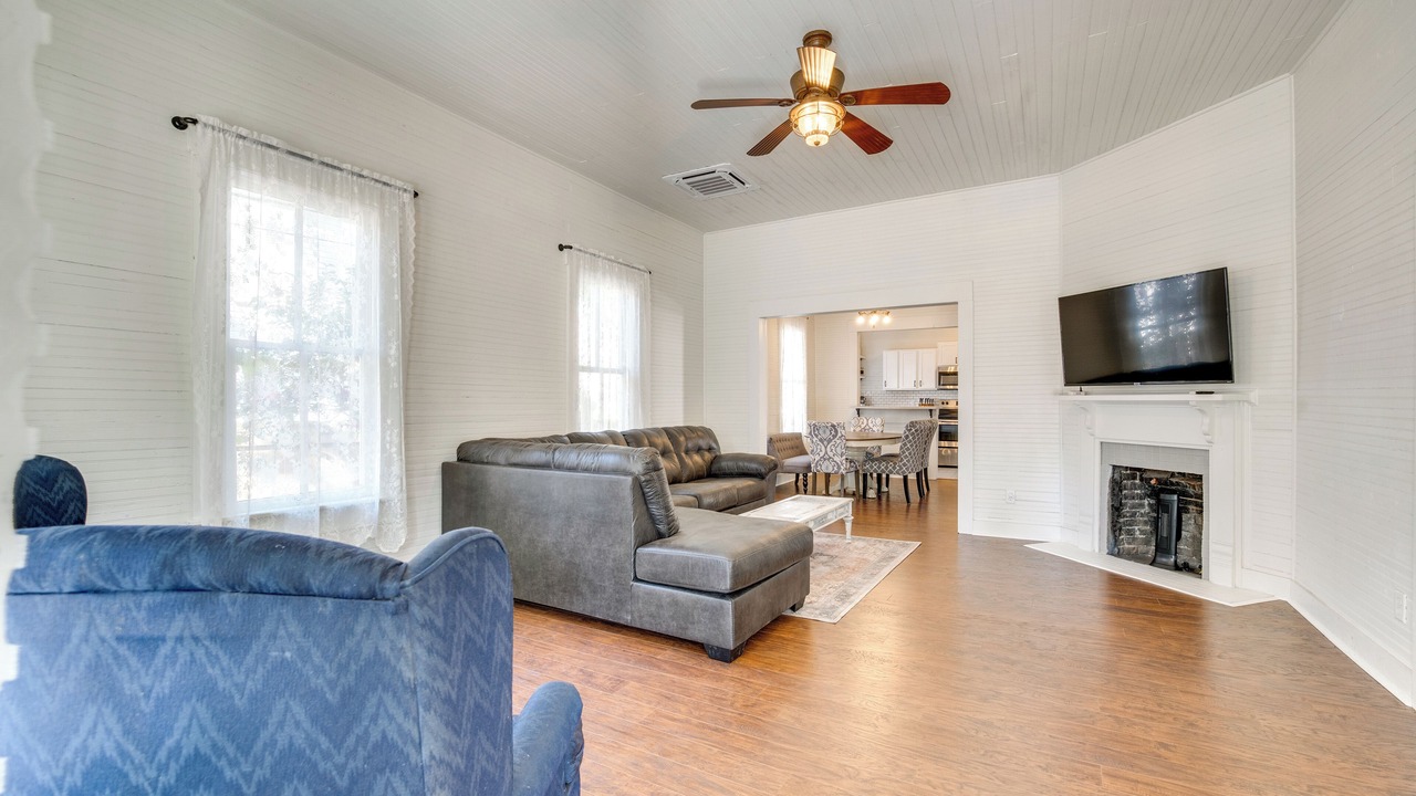 Photo of Bedroom in Historic District