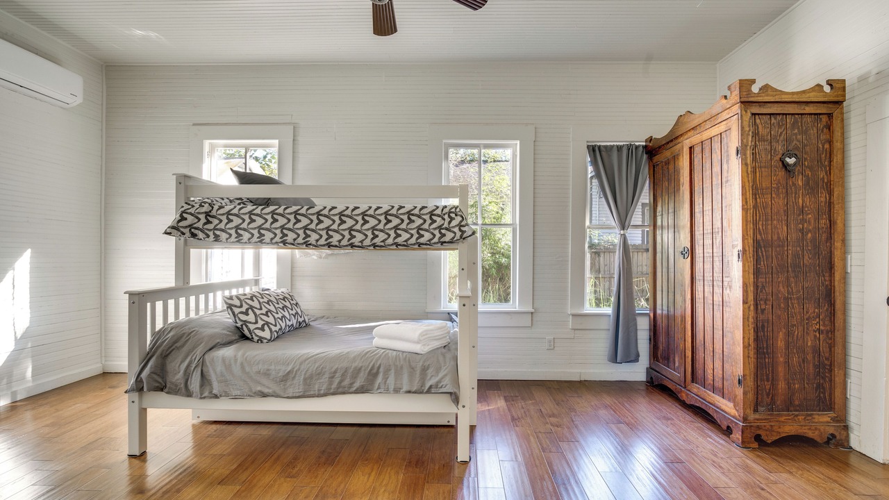 Photo of Bedroom in Historic District