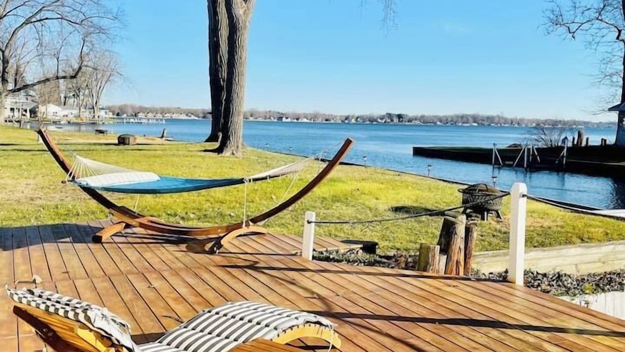 Photo of Patio Balcony in Paw Paw Lake