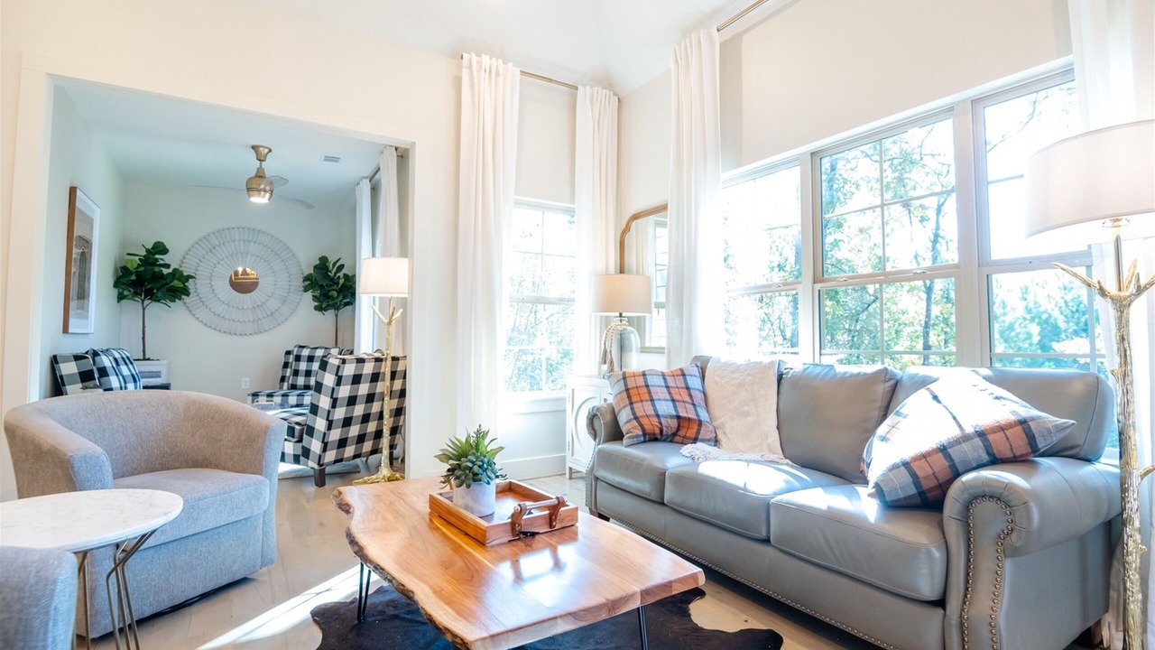 Photo of Livingroom in Tallassee
