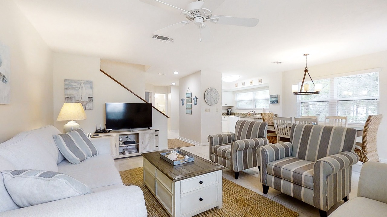 Photo of Livingroom in Amelia City