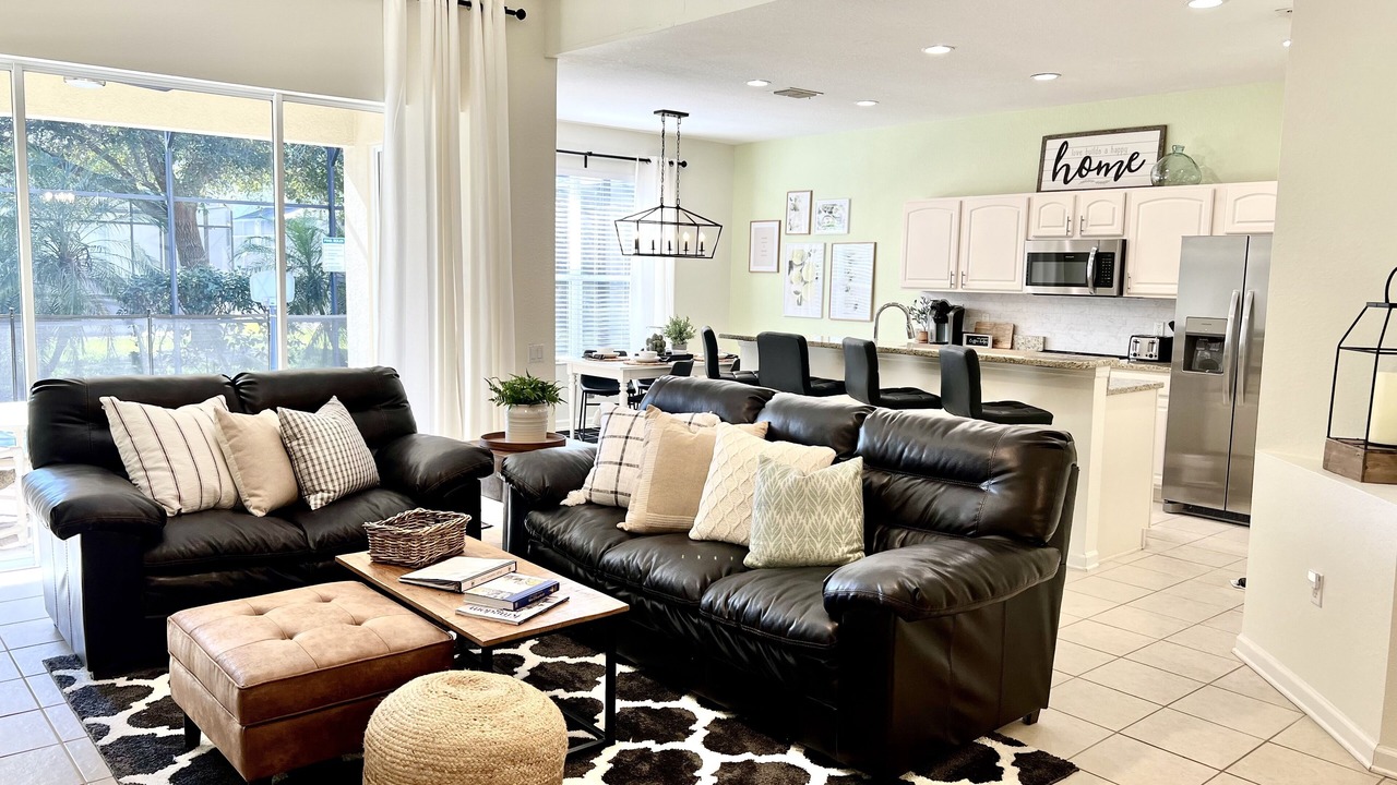 Photo of Livingroom in Windsor Hills