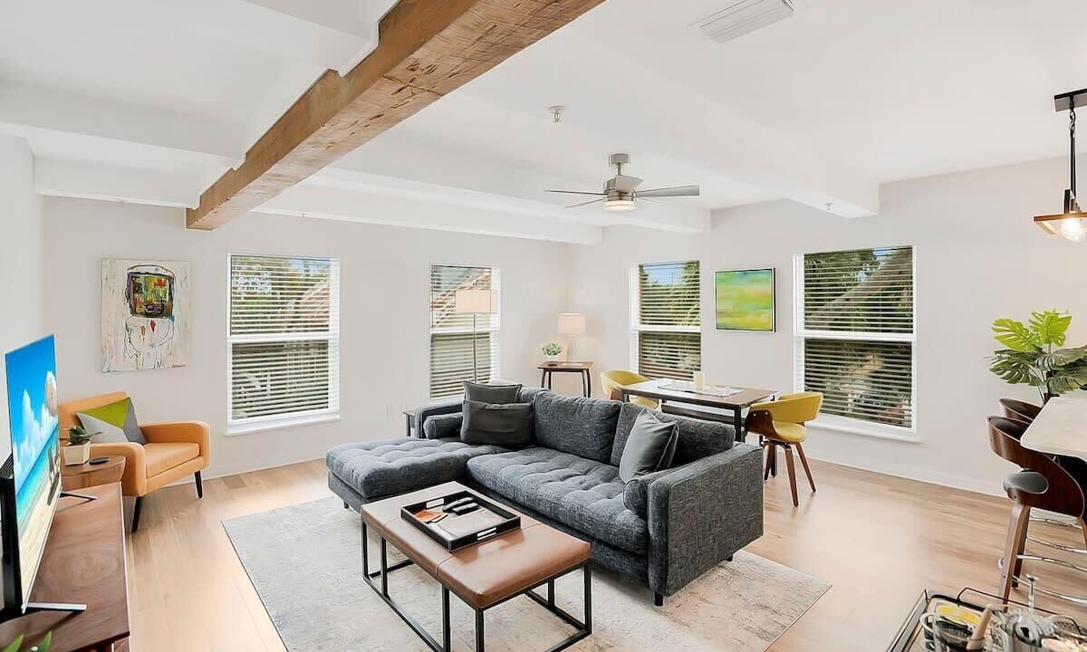 Photo of Livingroom in Downtown Historic District