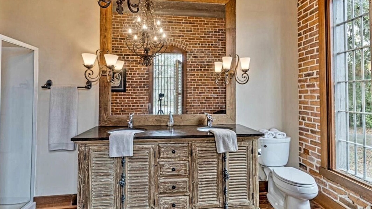 Photo of Bathroom in Eufaula